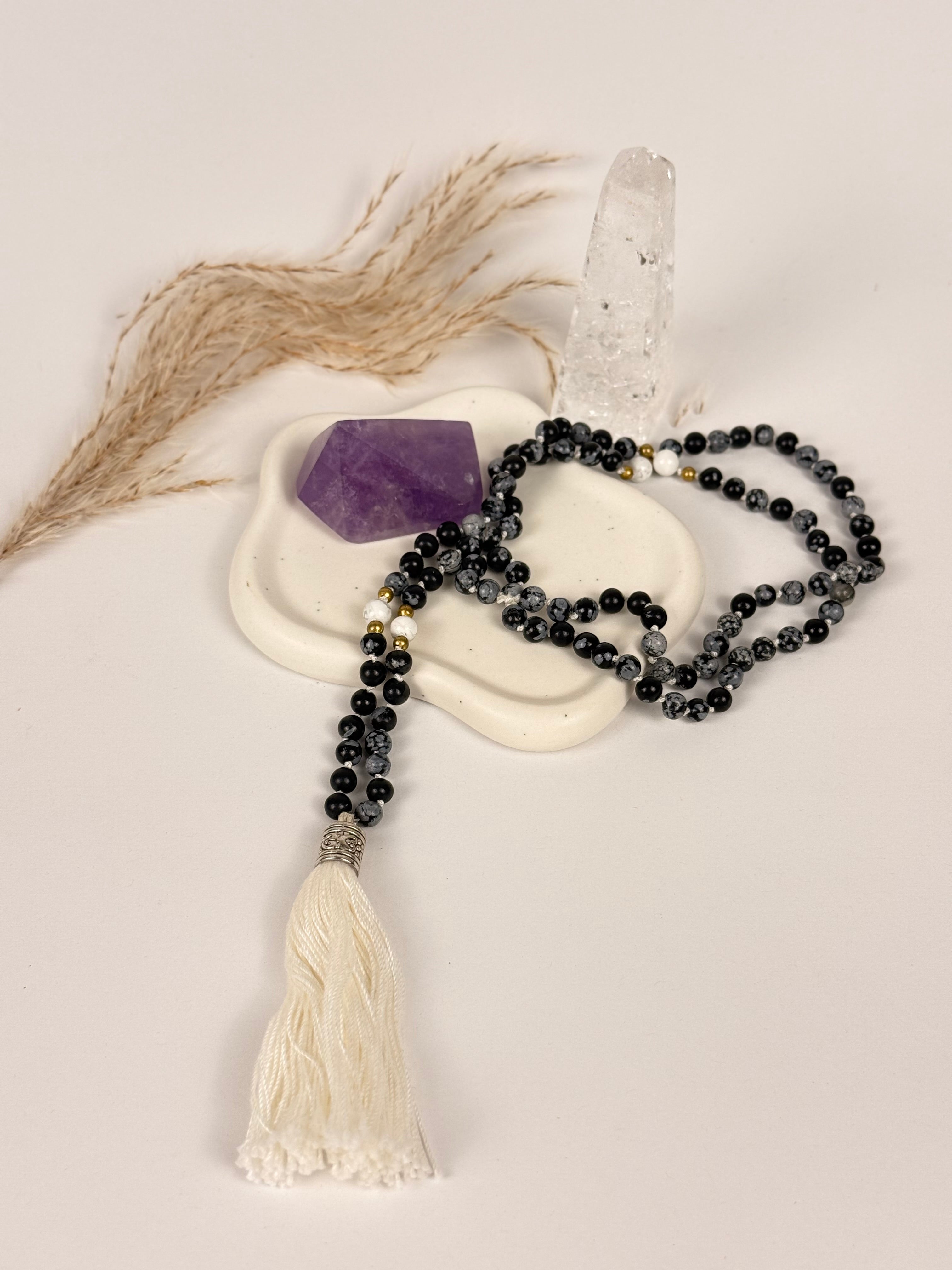 Empowerment Mala Schneeflockenobsidian Magnesit